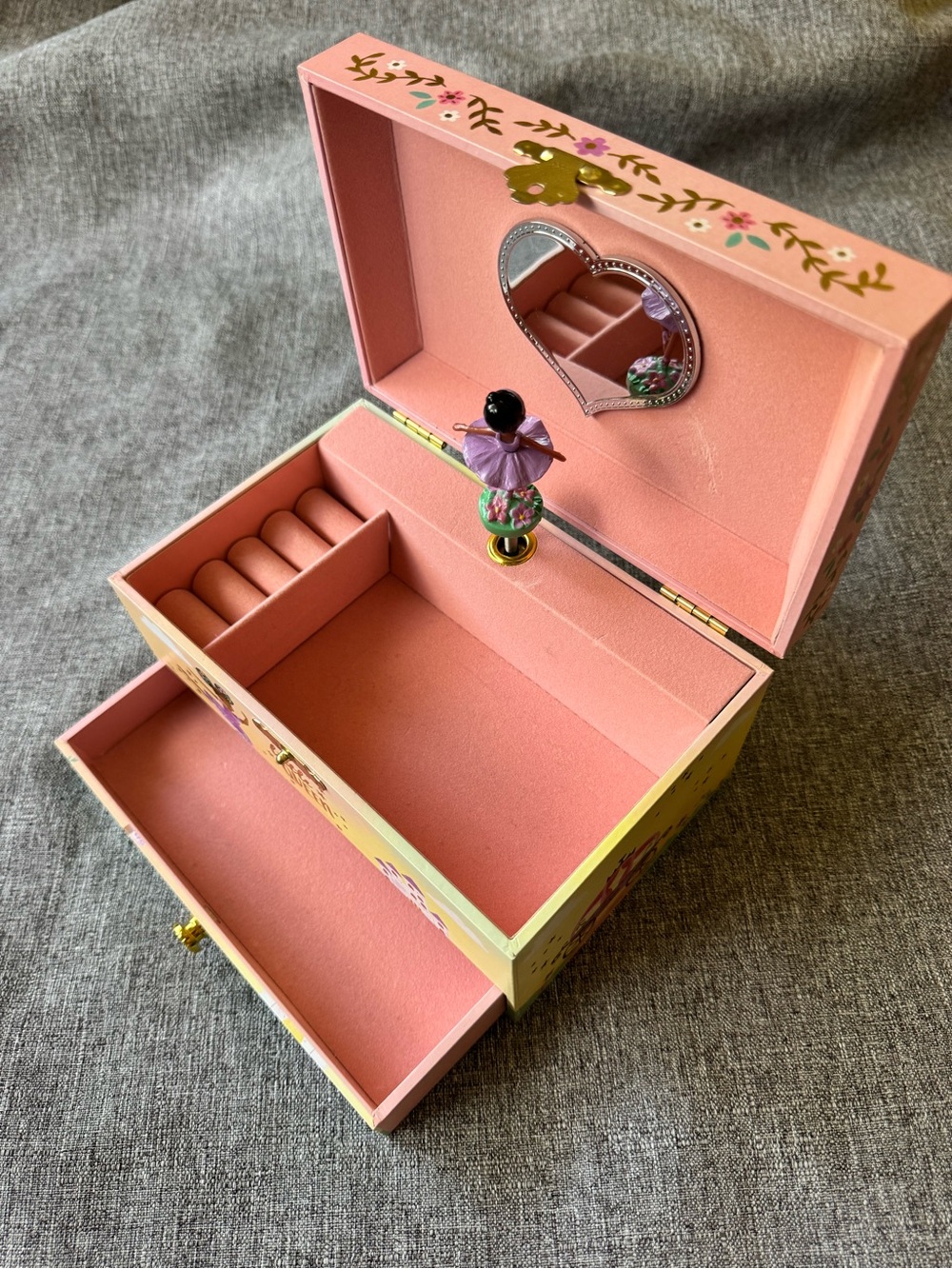 Musical Jewelry Box 2-drawer Little Queen Ballerina